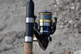 Fix a Fishing Reel that Doesnt Lock In 1